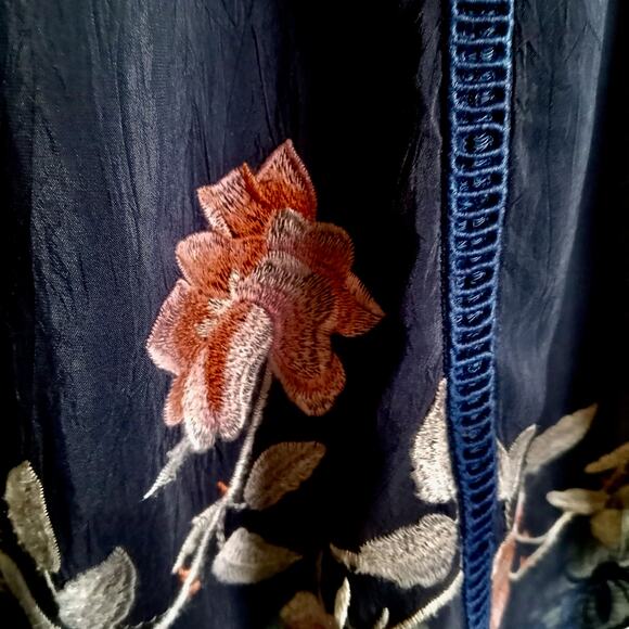 JOHNNY WAS Embroidered Dress Blue Bouquet Floral SZ M Peasant Flutter Empire - Picture 9 of 10